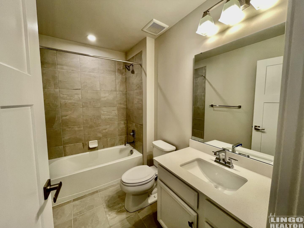 underwood+2nd+floor+bath 37471 UNDERWOOD WAY  Rental Property