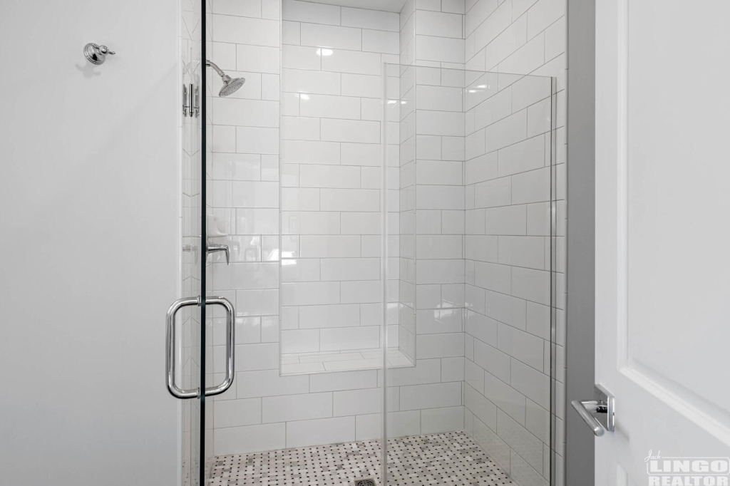 (18)+Primary+Bath+Shower 404 Virden Way Rental Property