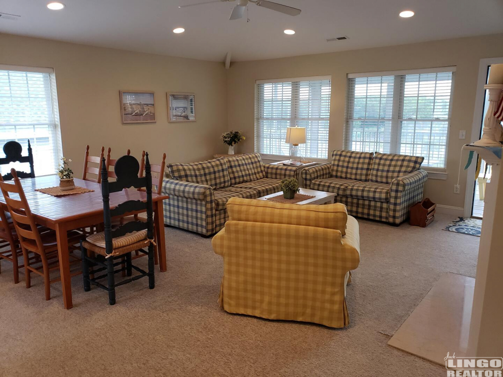 livingroom6 401 E Cape Shores Drive Rental Property