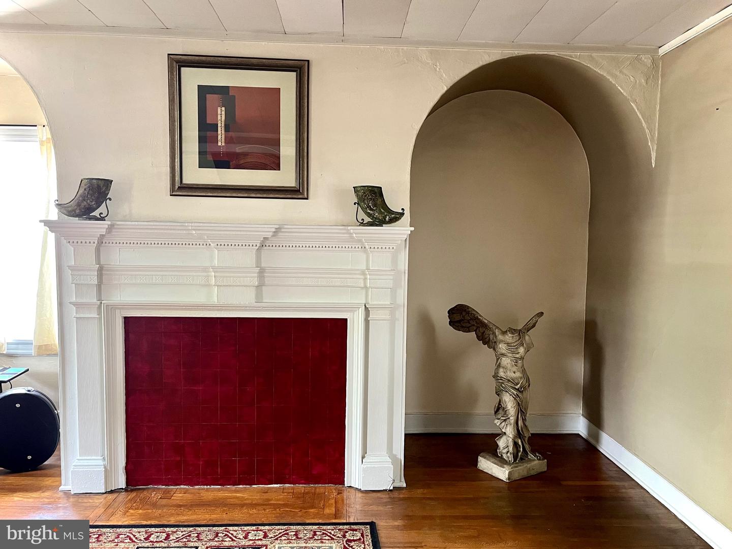 listing image