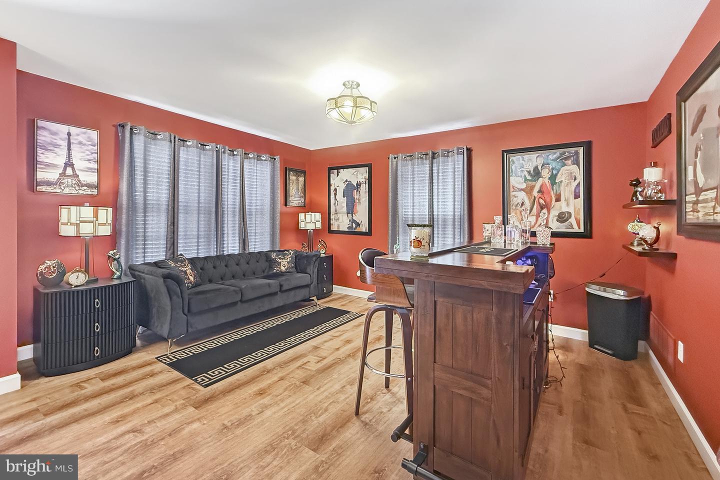 listing image