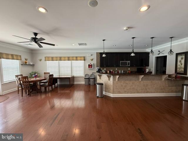 listing image