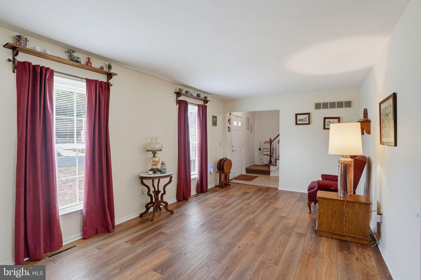 listing image