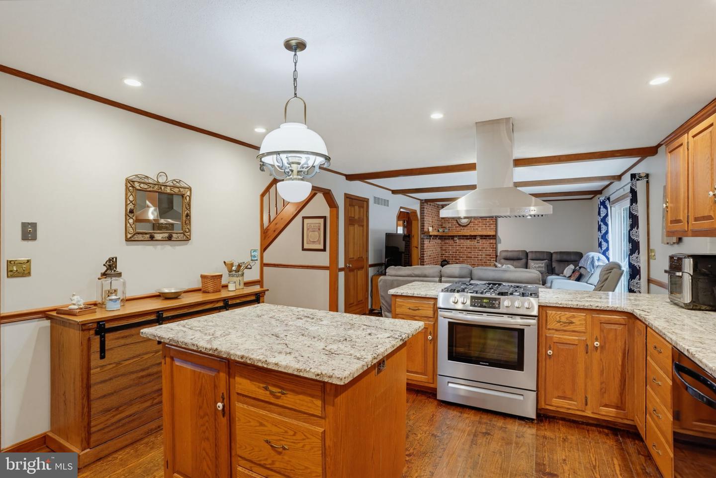 listing image