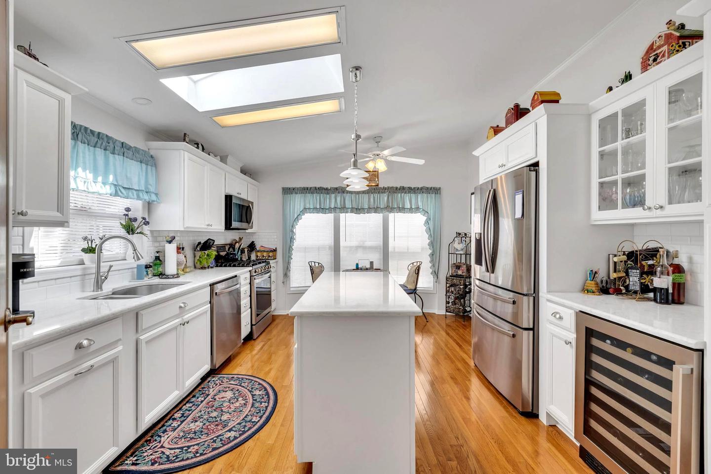 listing image