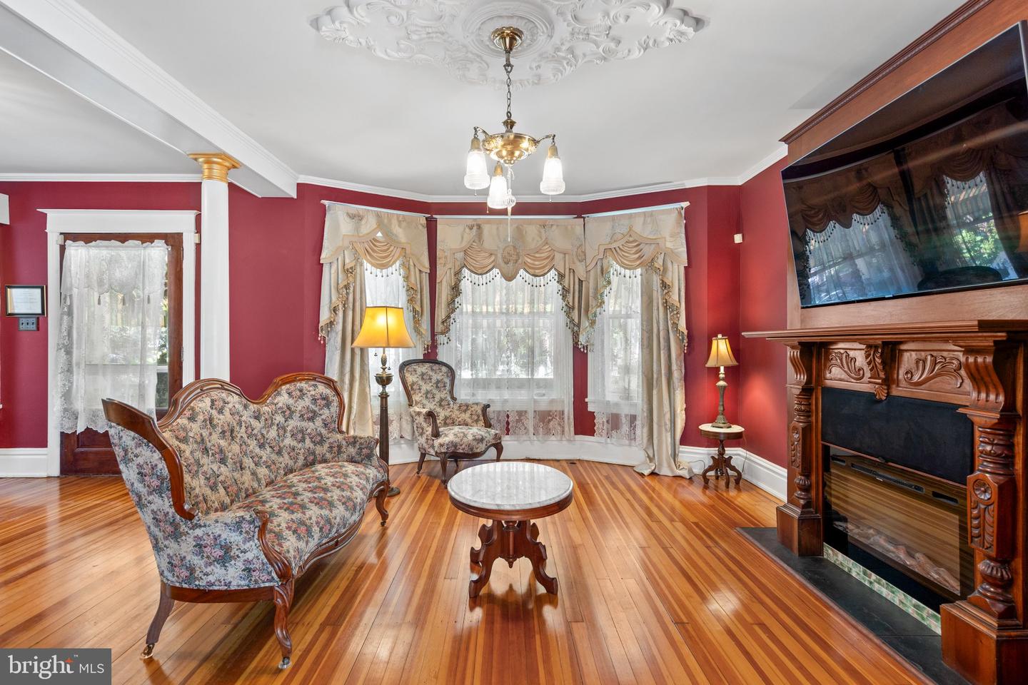 listing image
