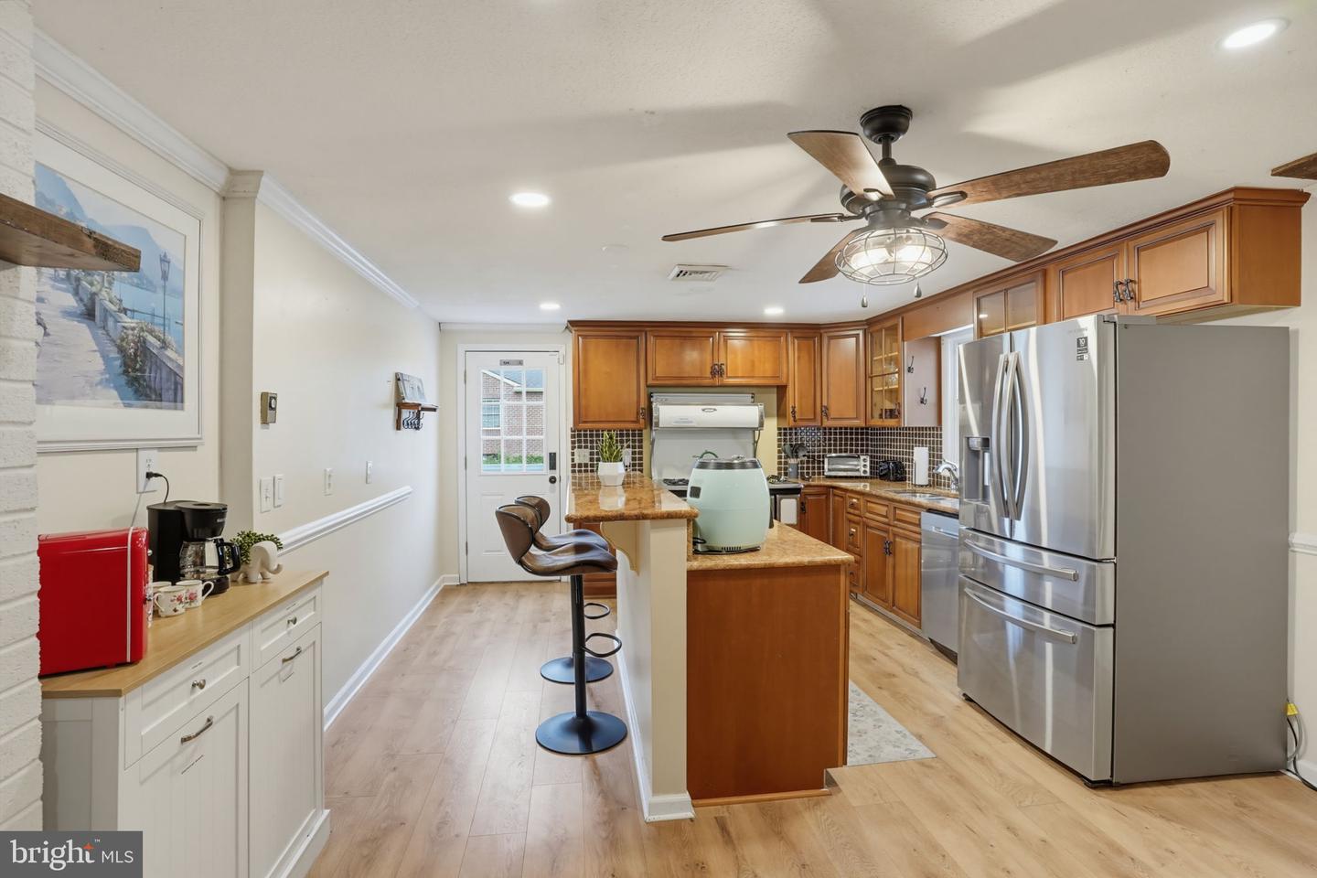 listing image