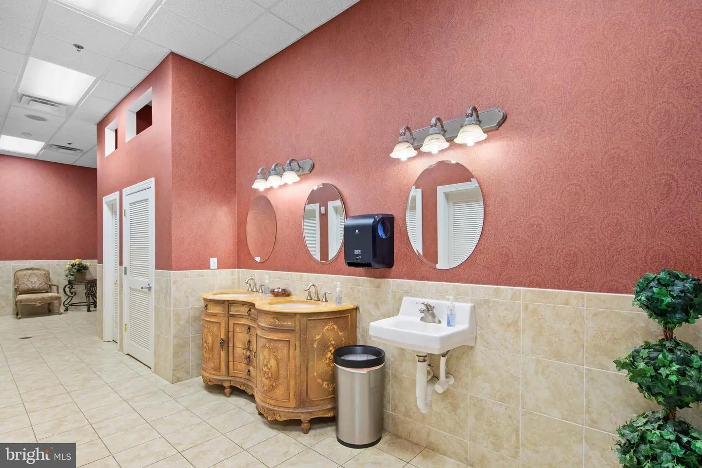 listing image