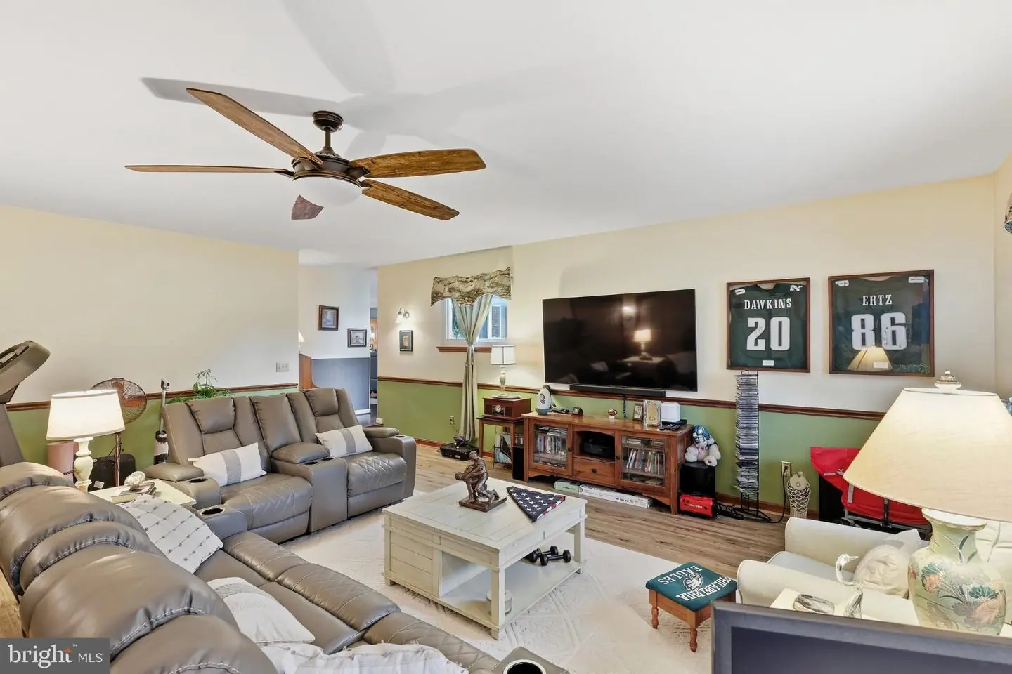 listing image
