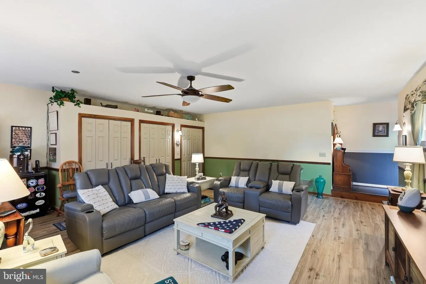 listing image