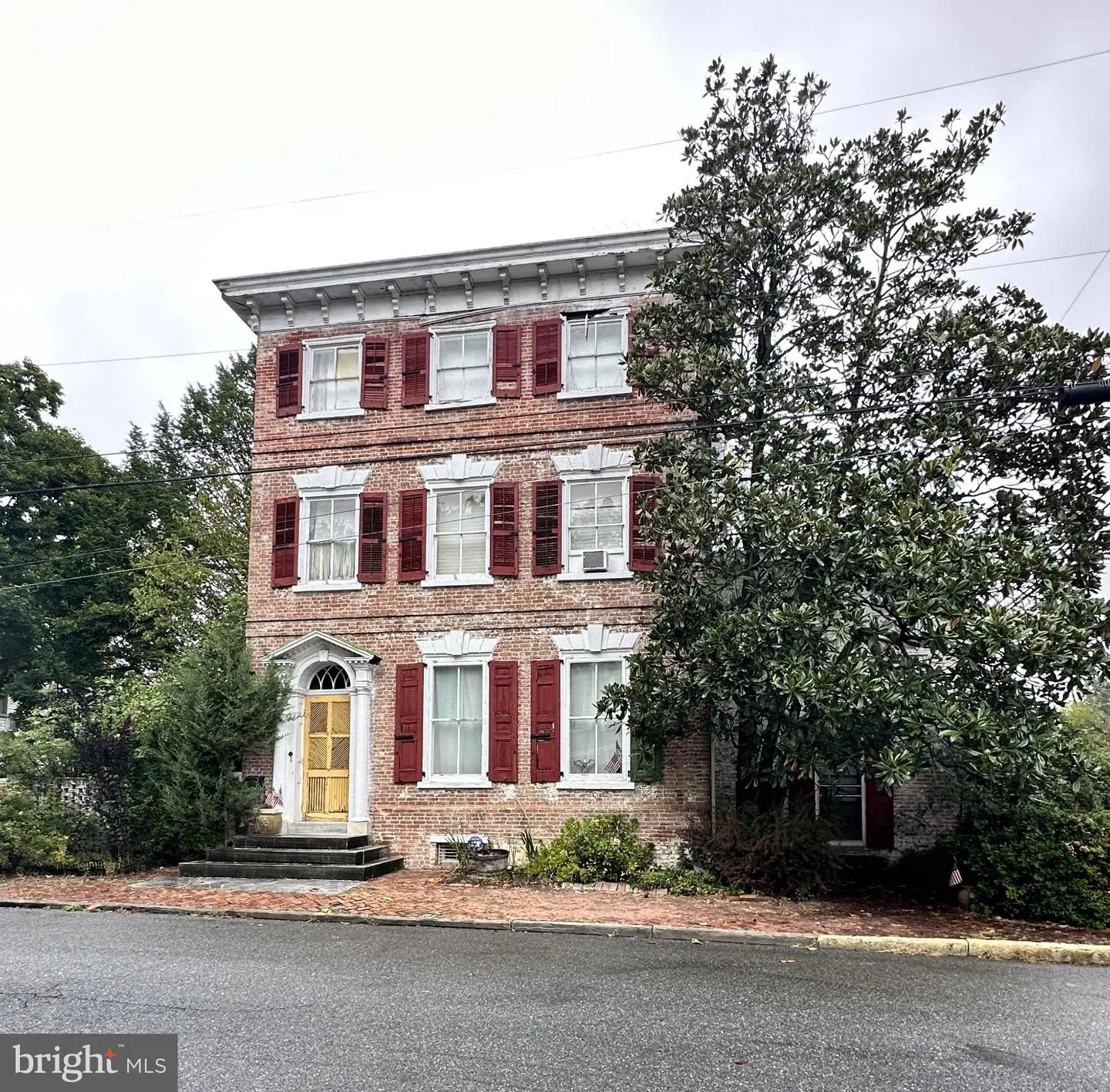 listing image