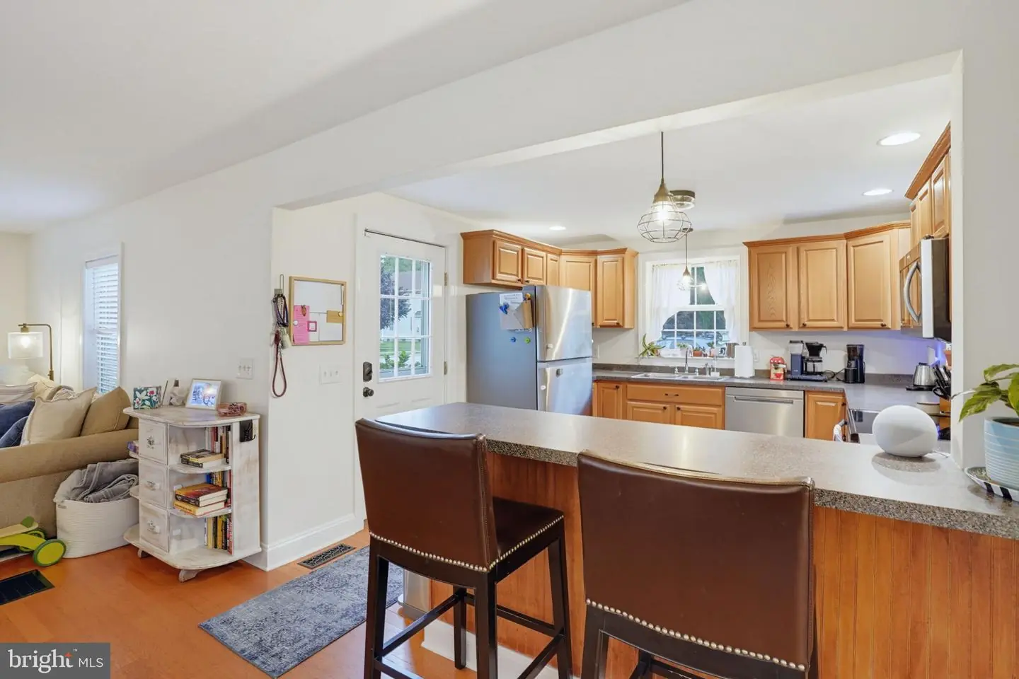 listing image