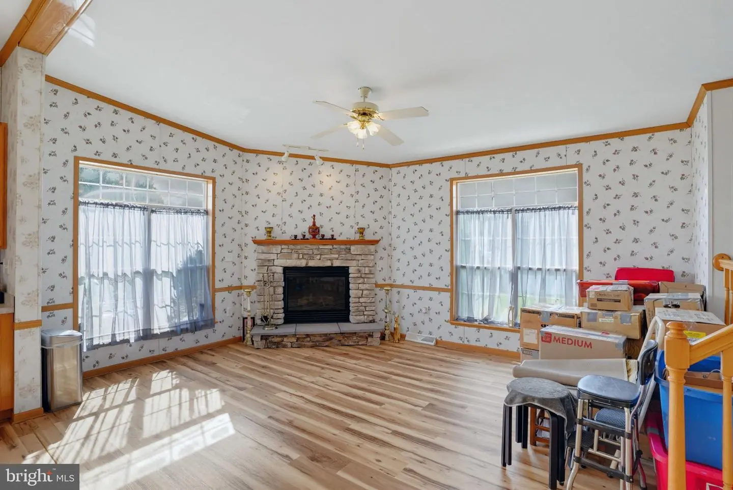 listing image