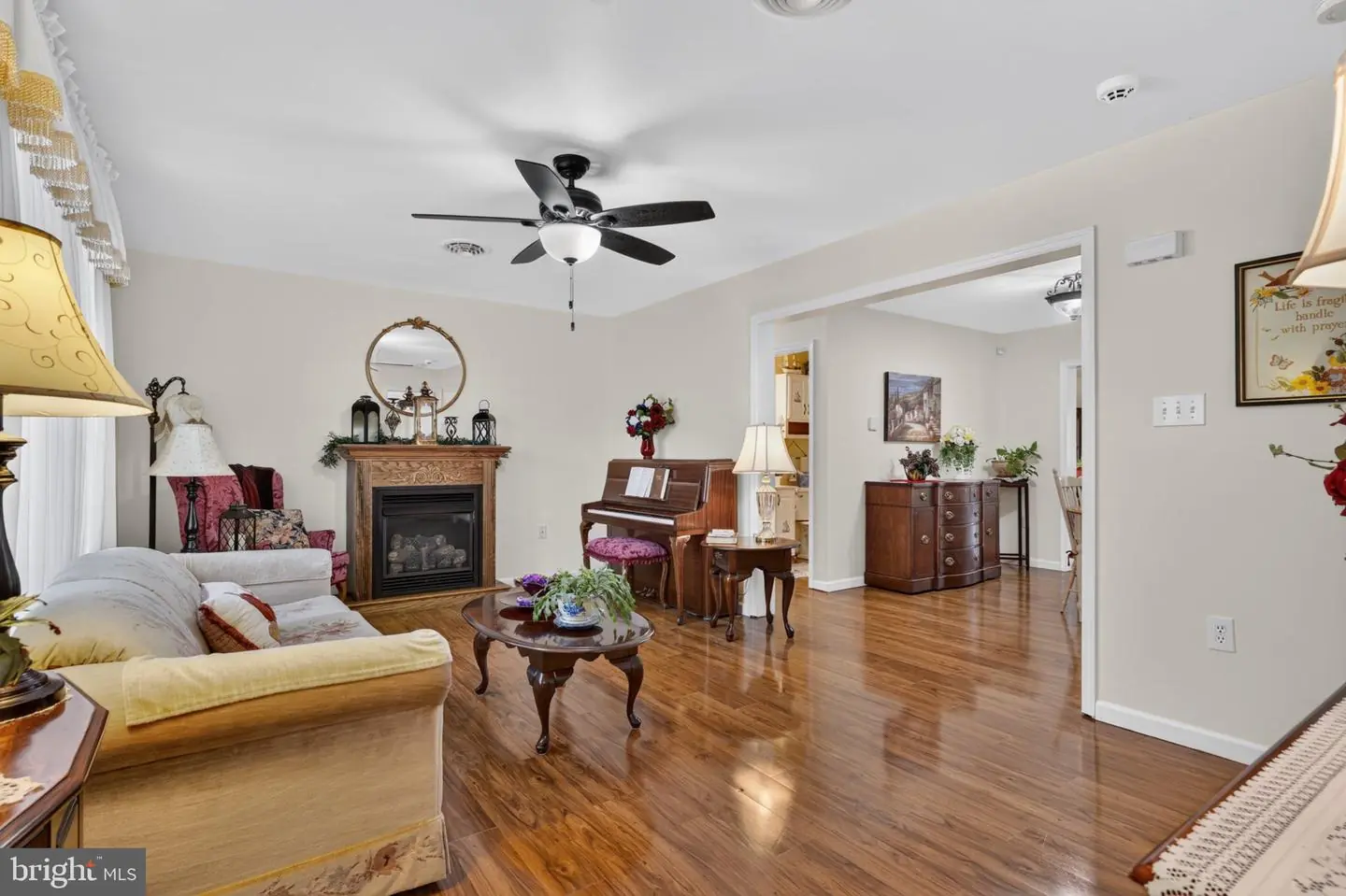 listing image