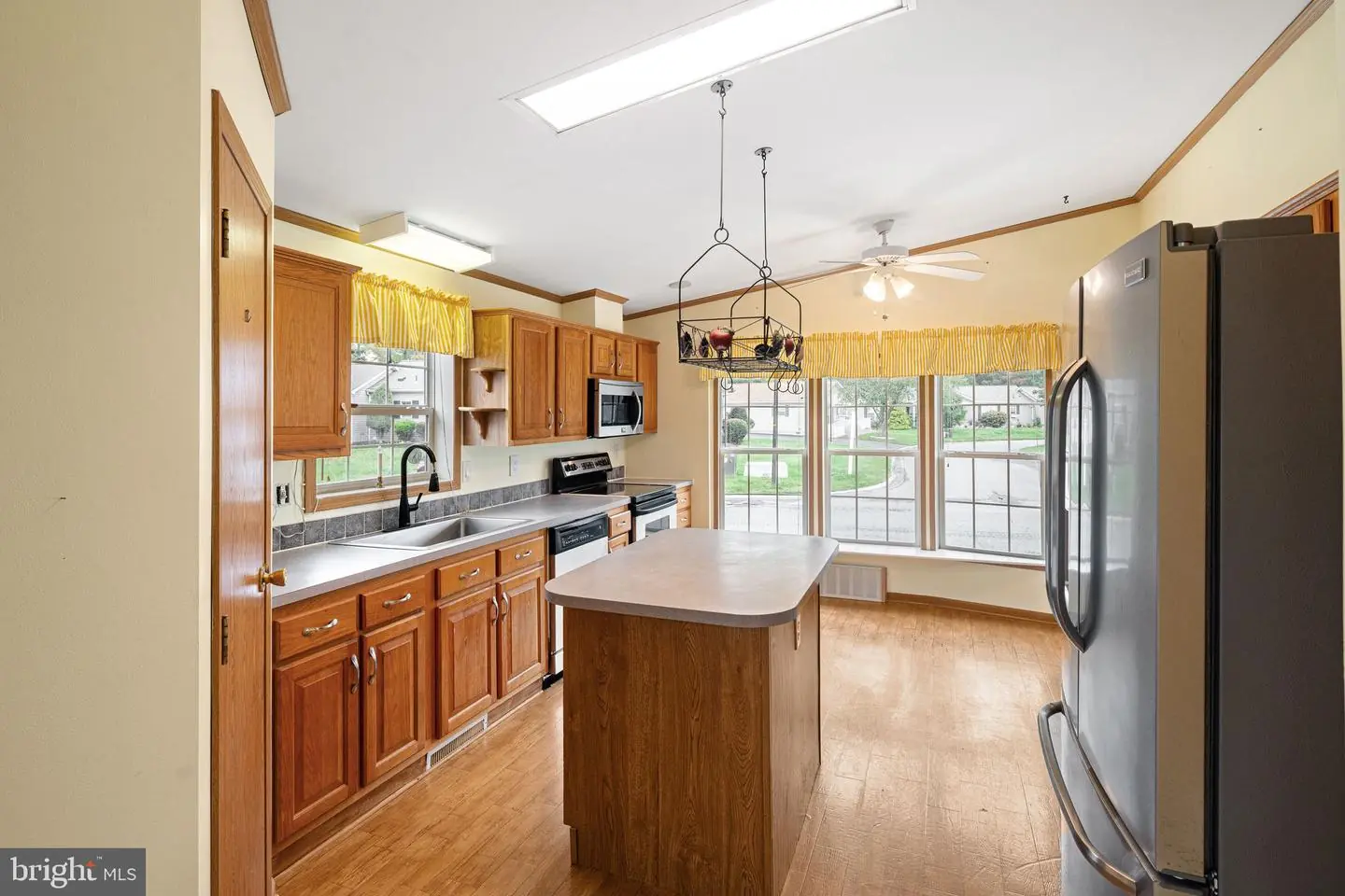 listing image