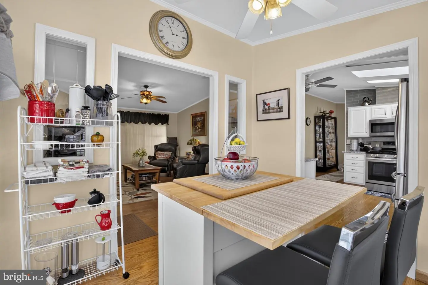 listing image