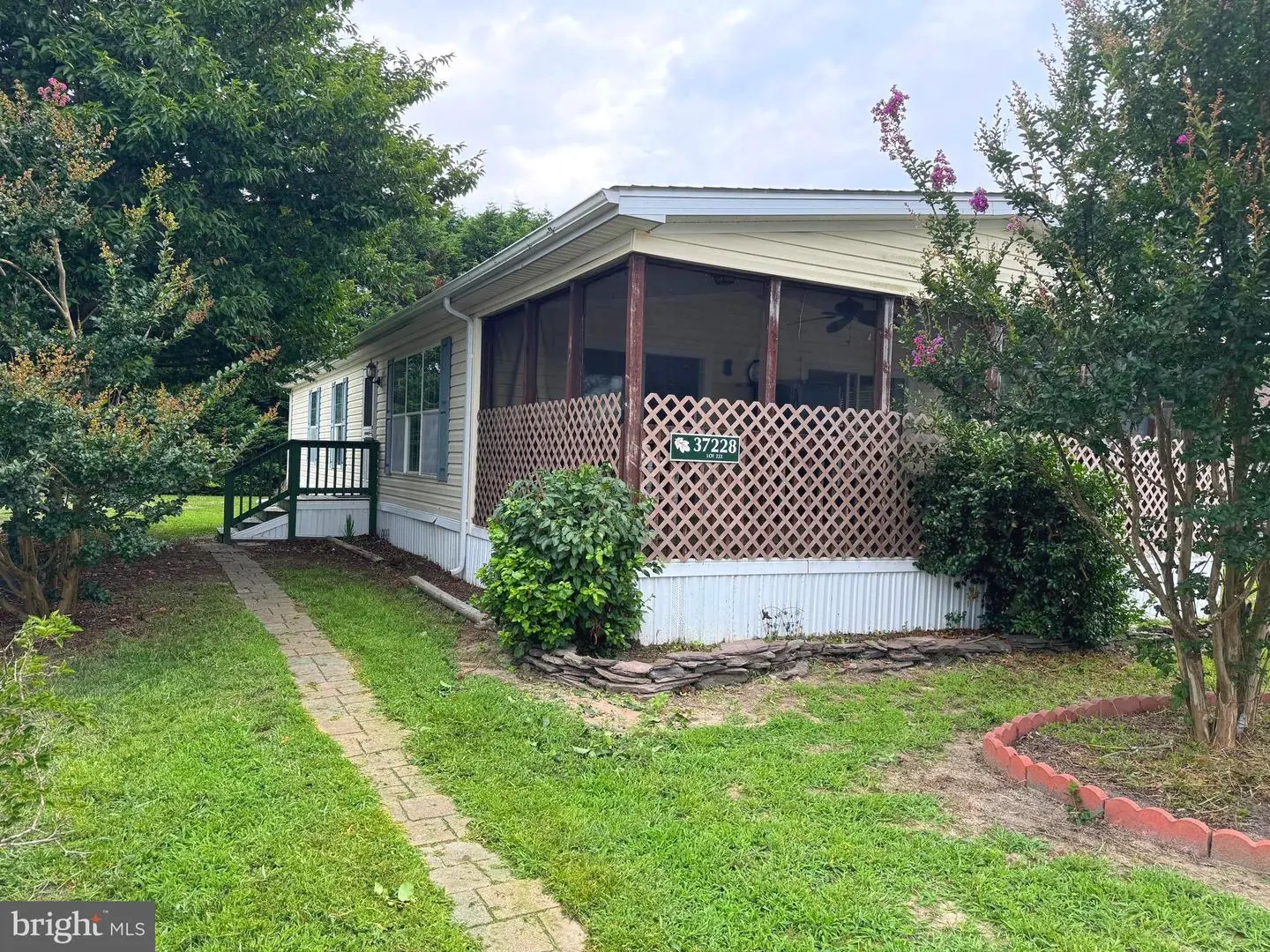 listing image