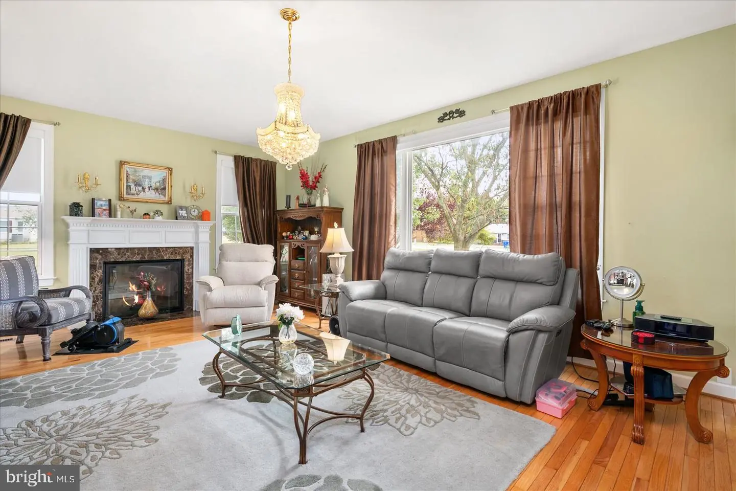 listing image