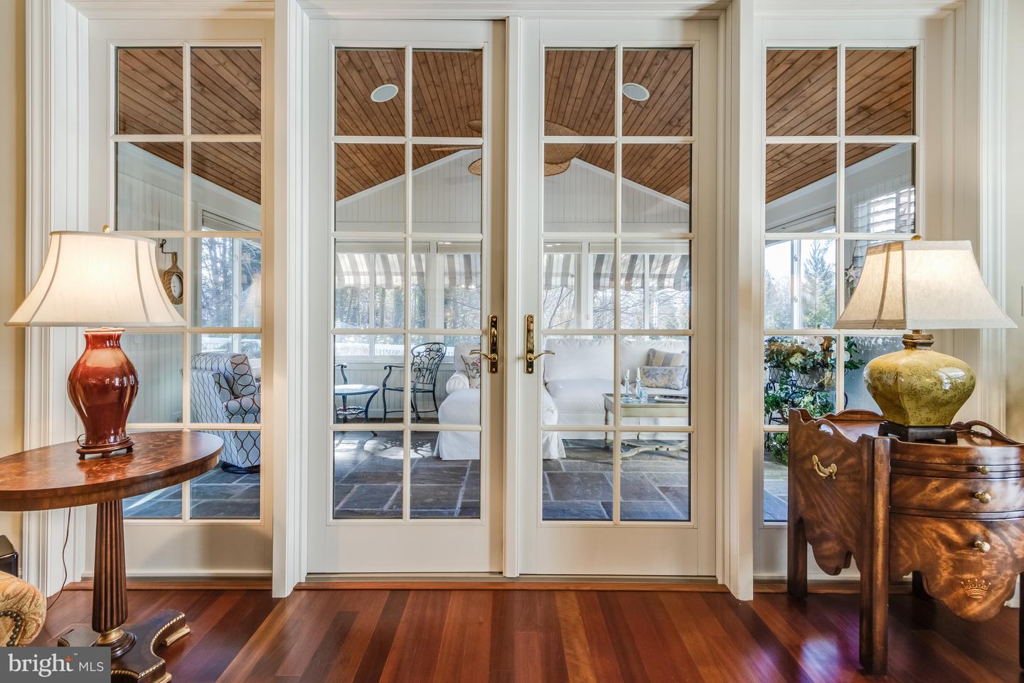 listing image