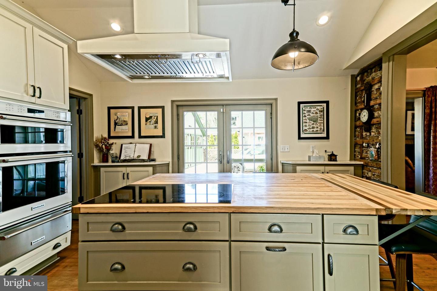 listing image