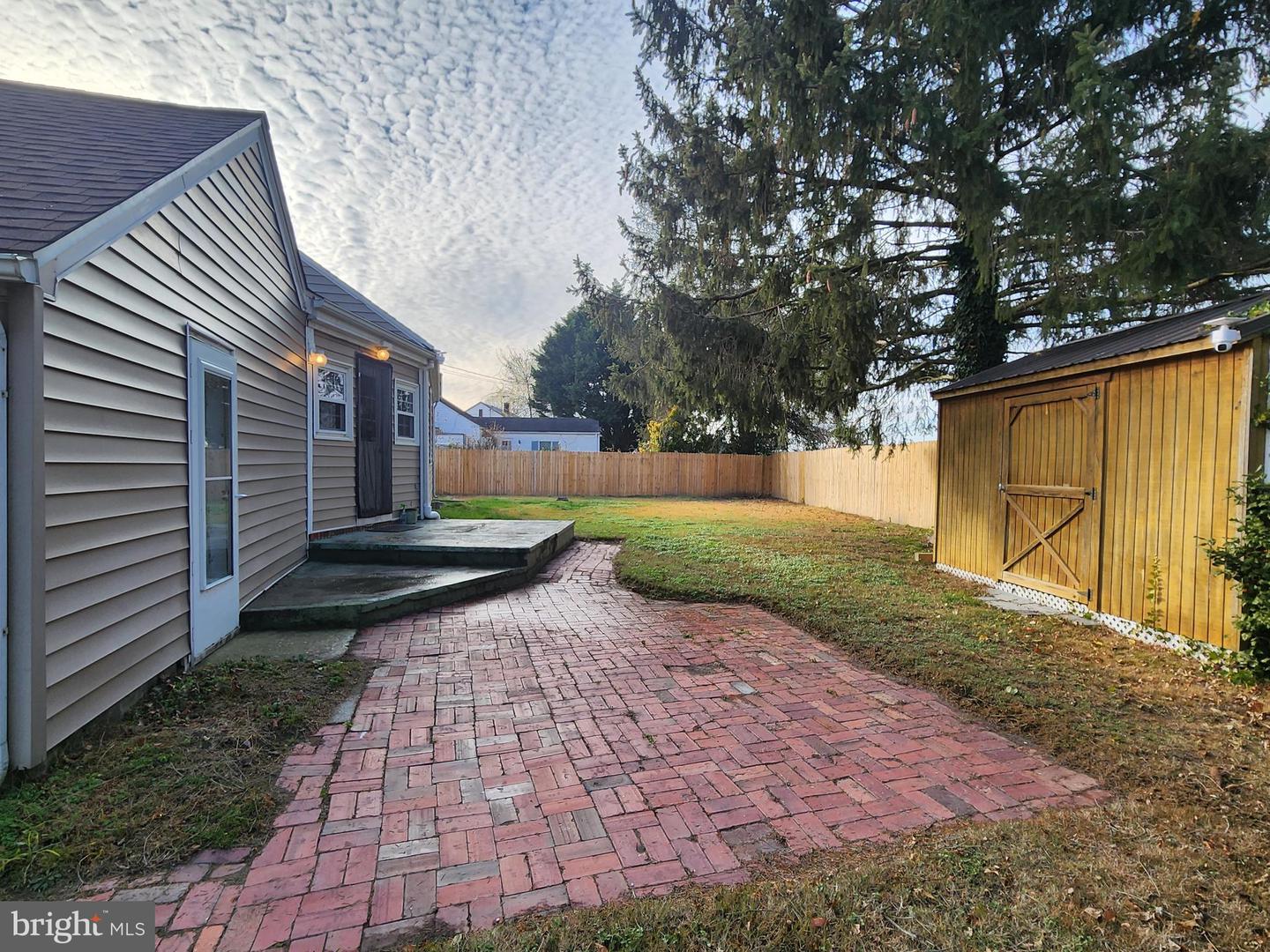 listing image