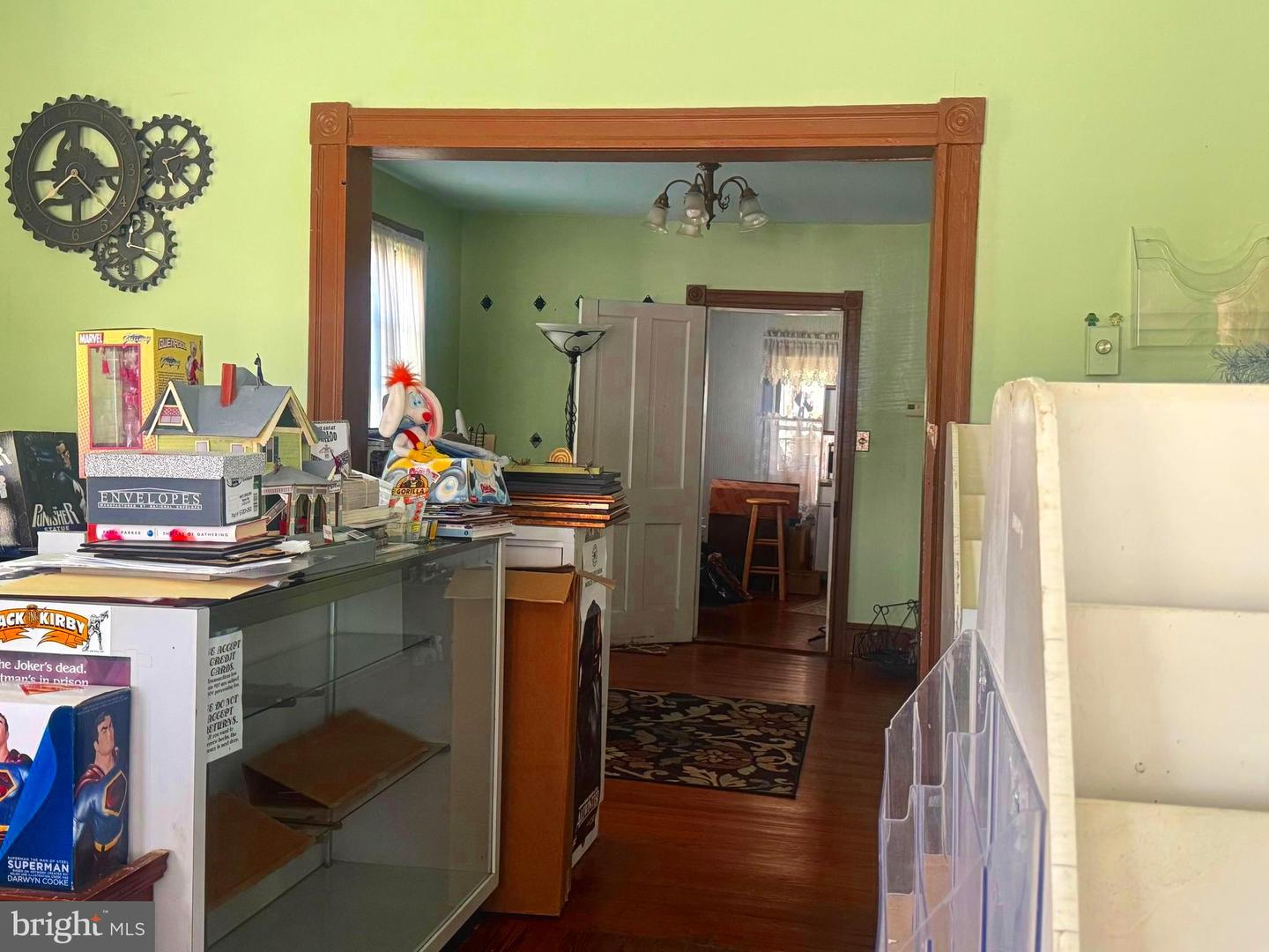 listing image