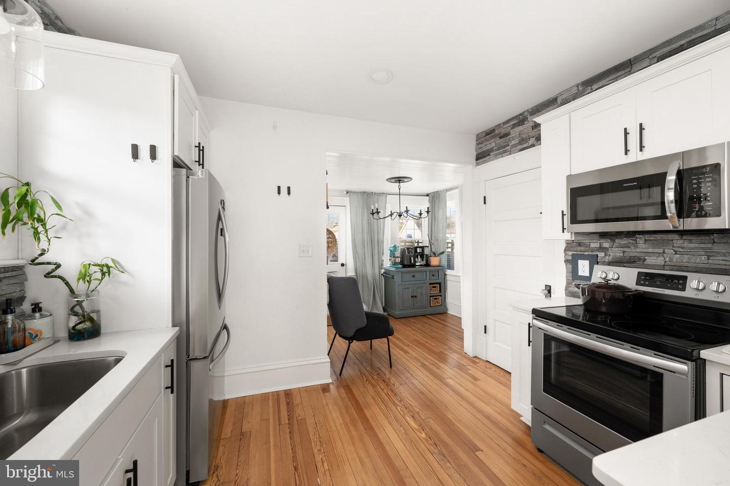 listing image