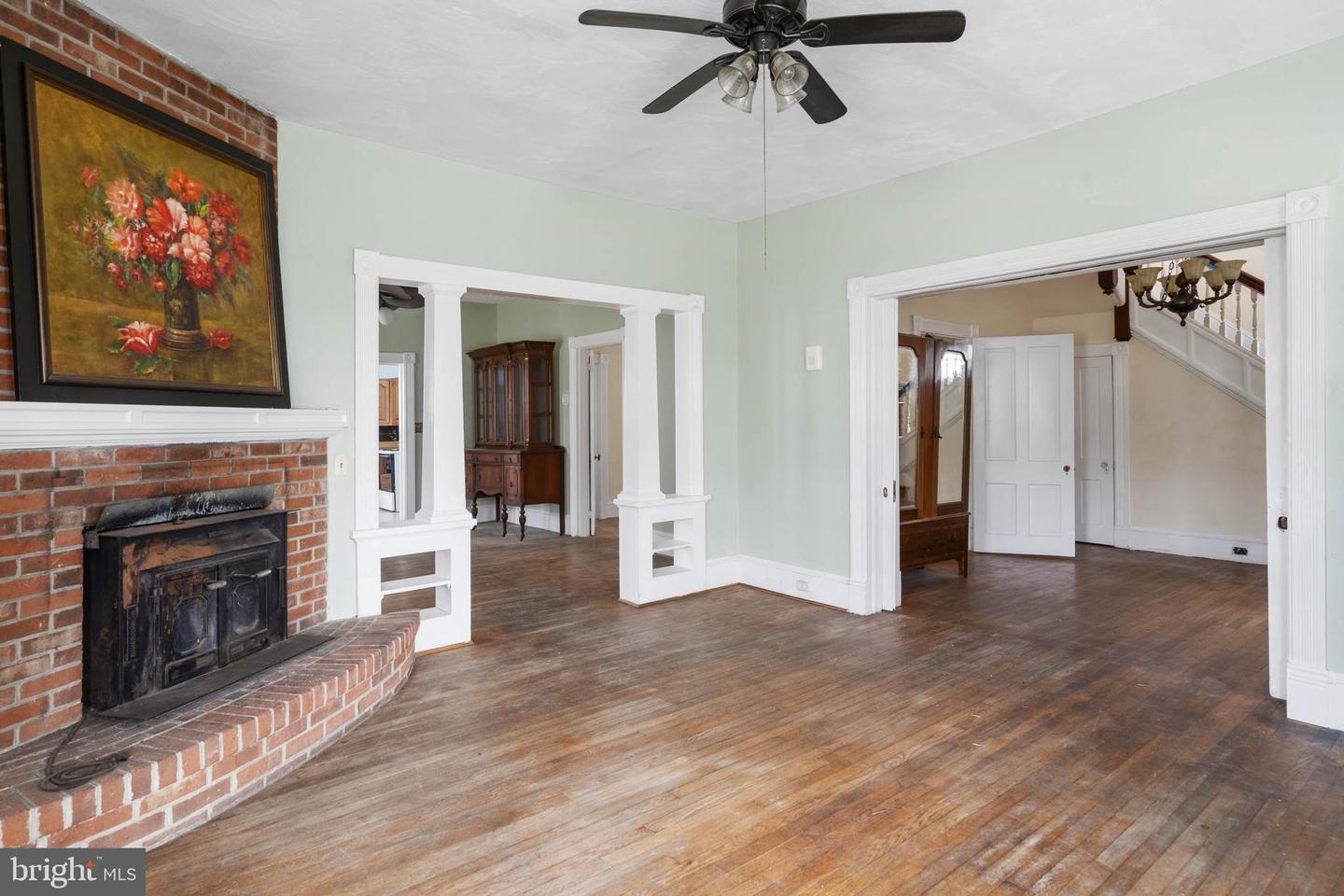 listing image