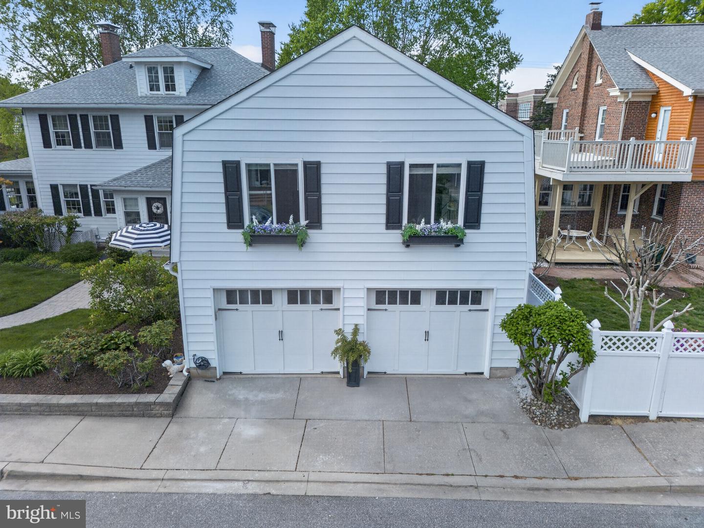 listing image