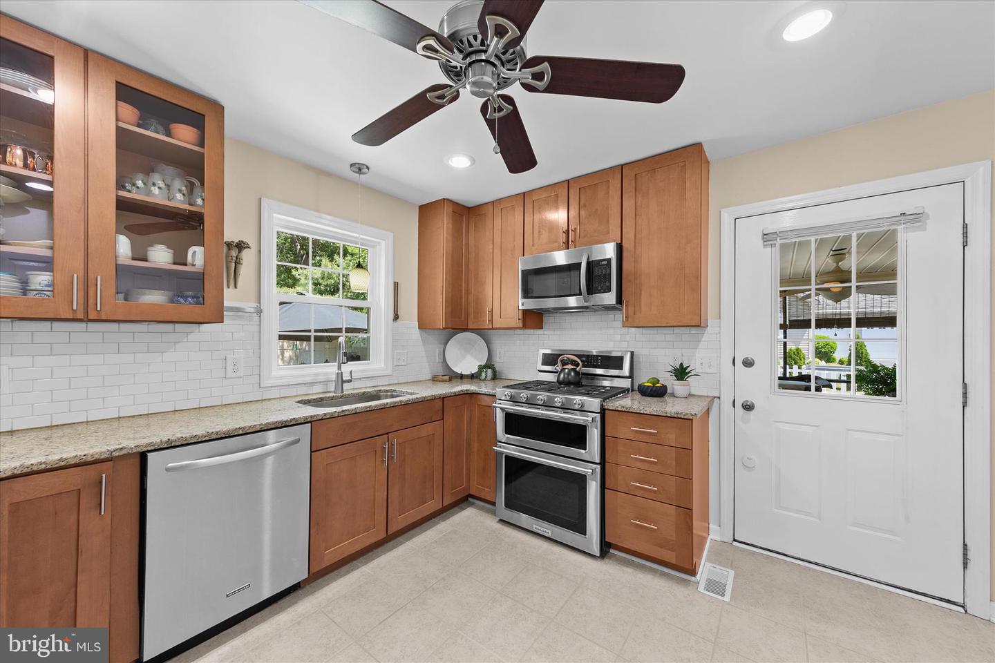 listing image