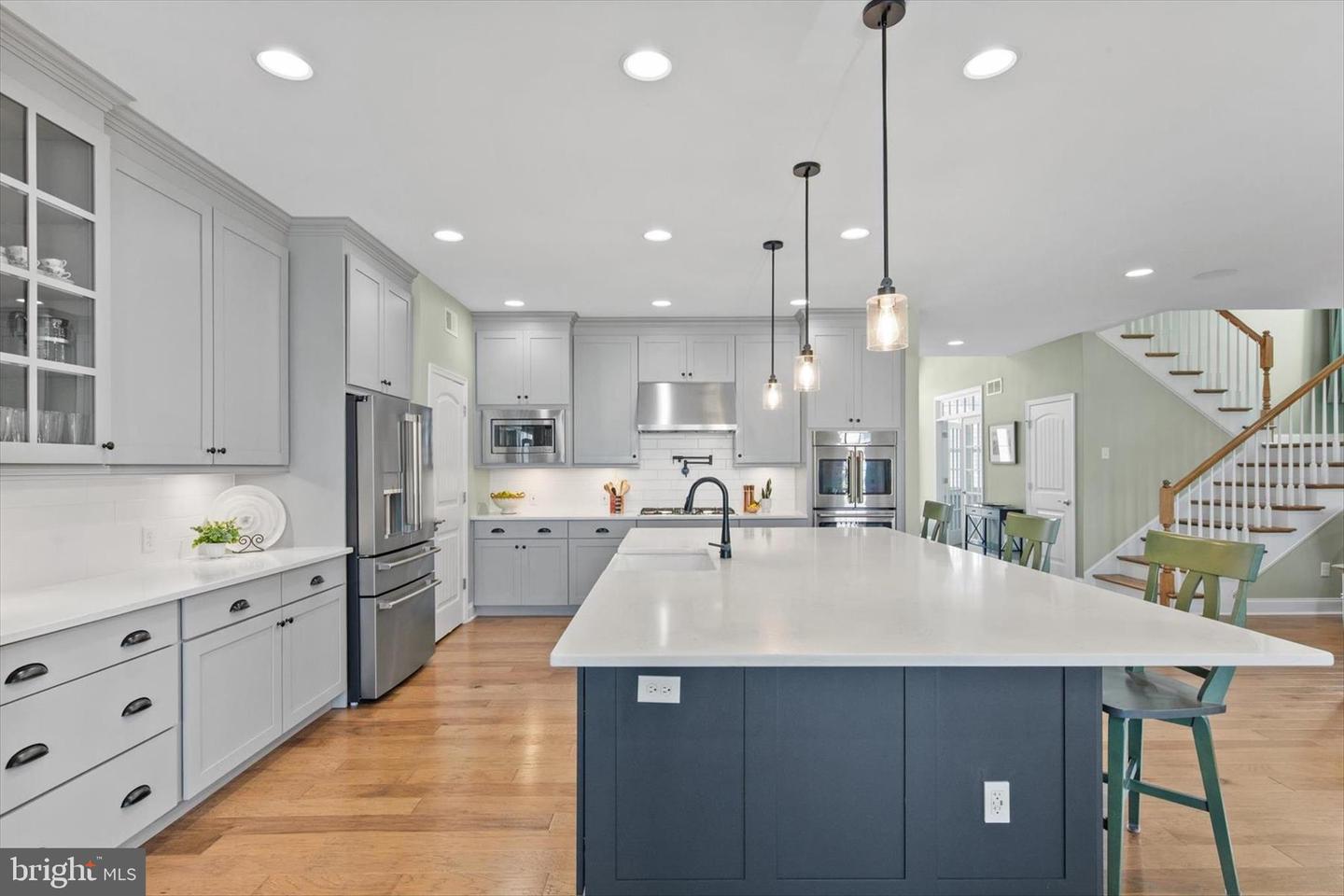 listing image