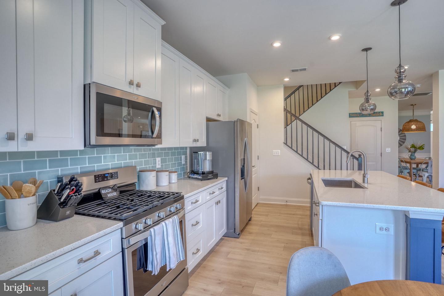 listing image