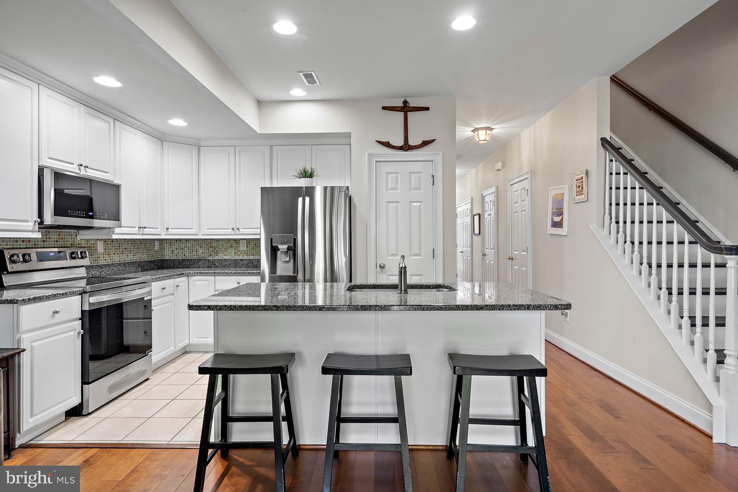 listing image