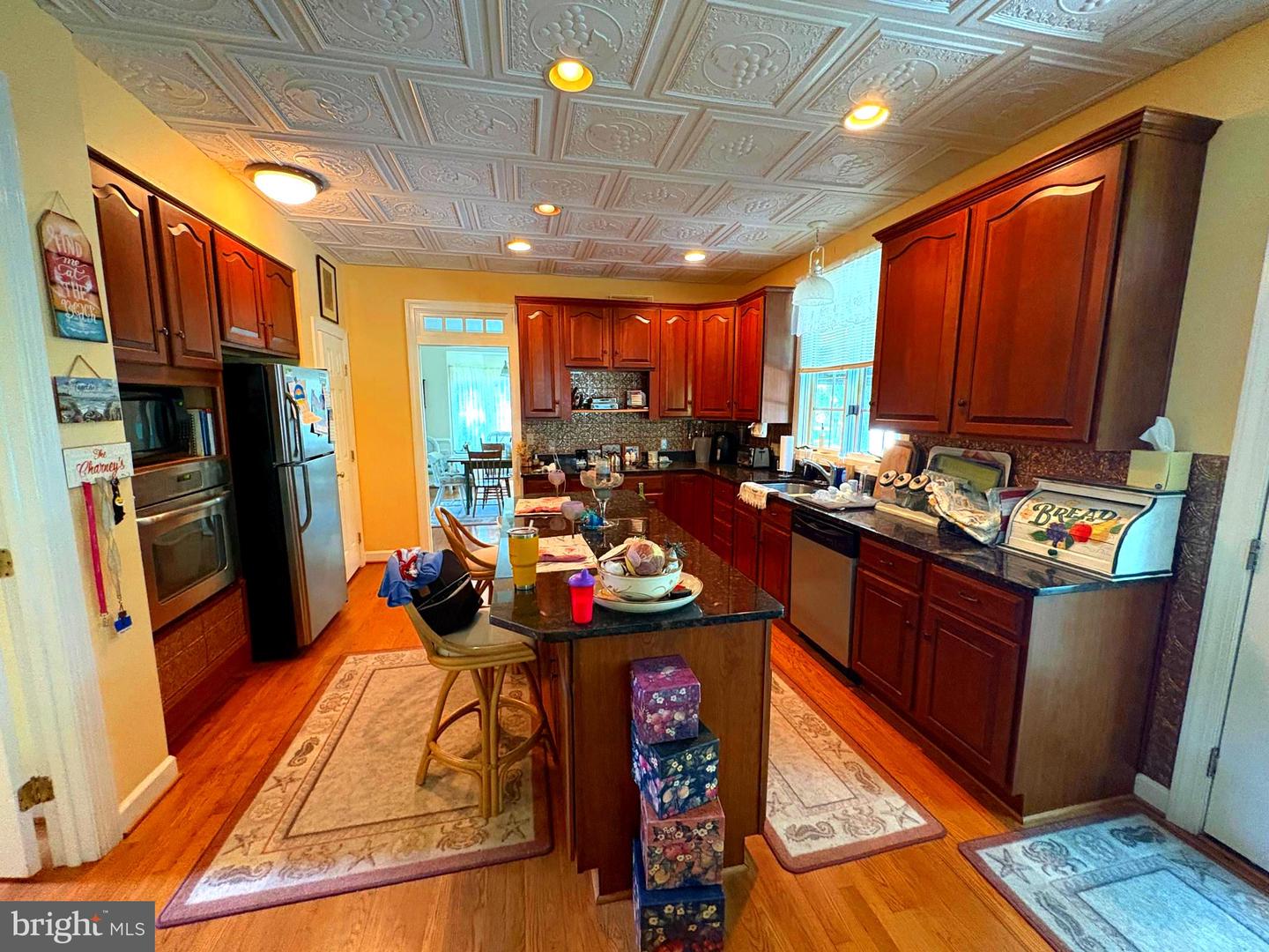 listing image