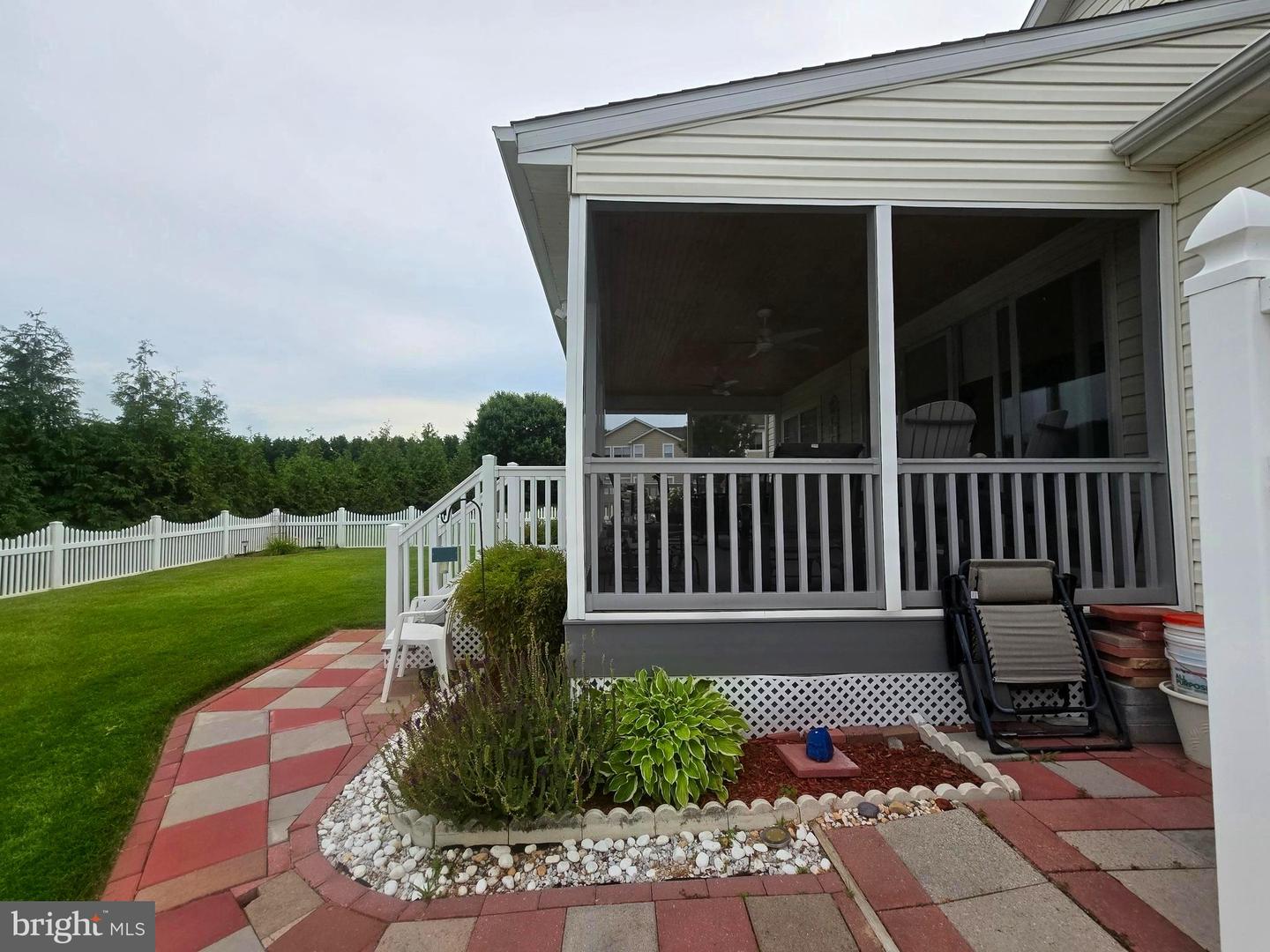 listing image
