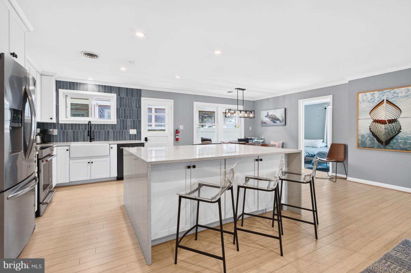 listing image
