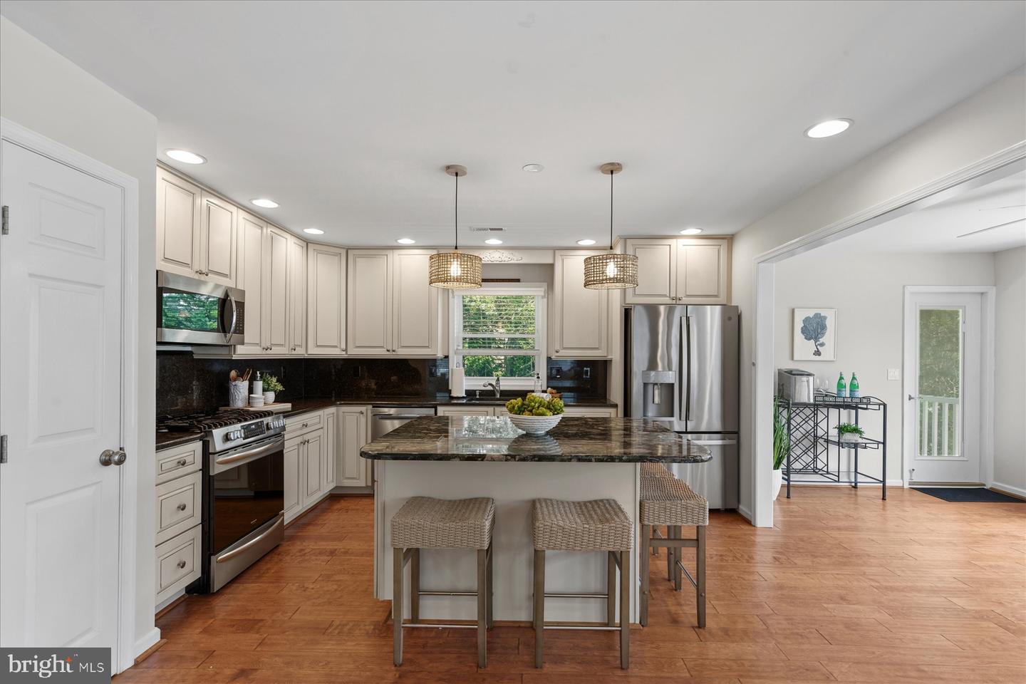 listing image
