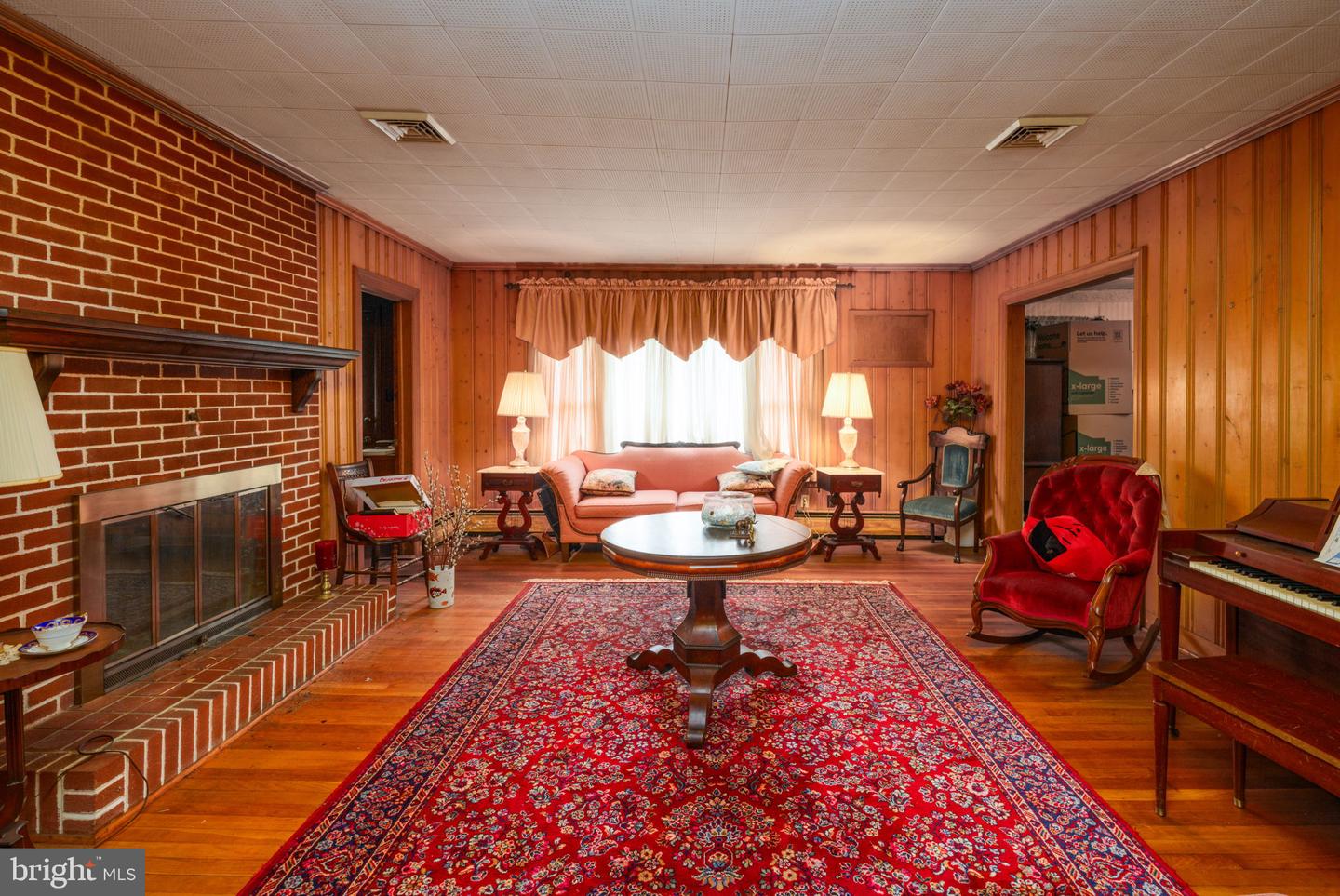 listing image