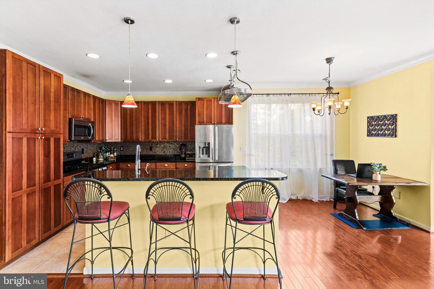 listing image