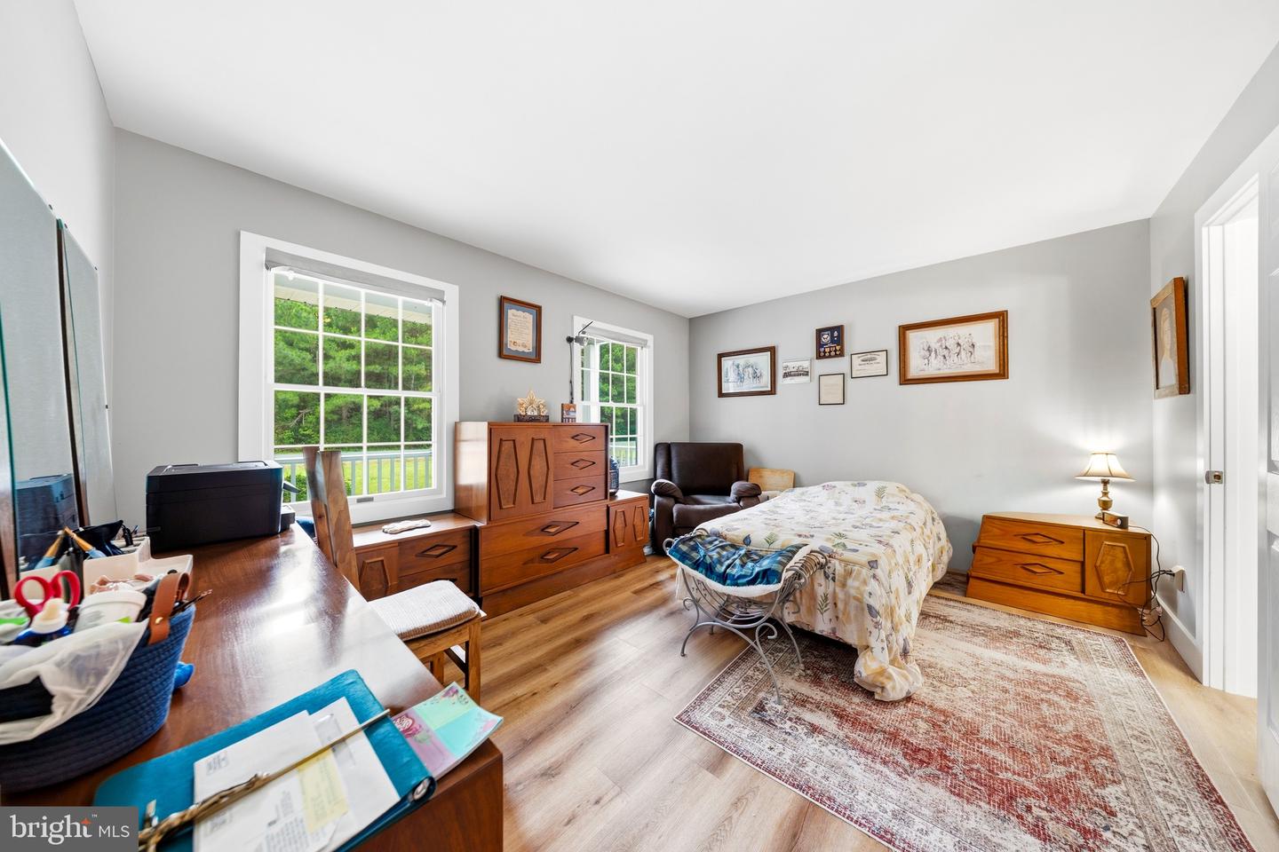 listing image