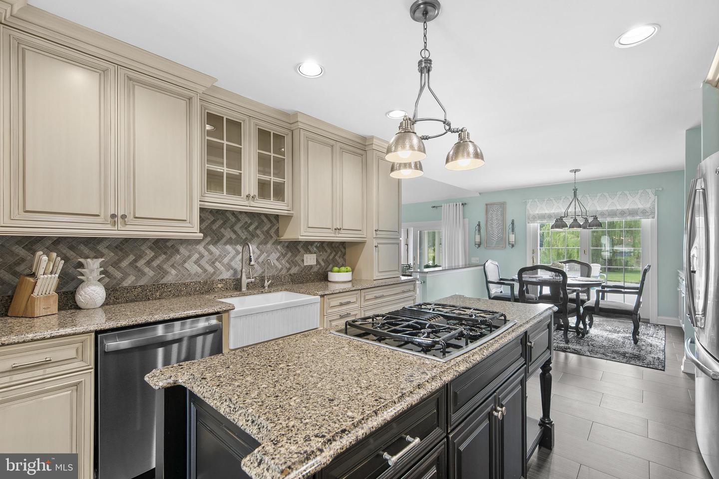 listing image