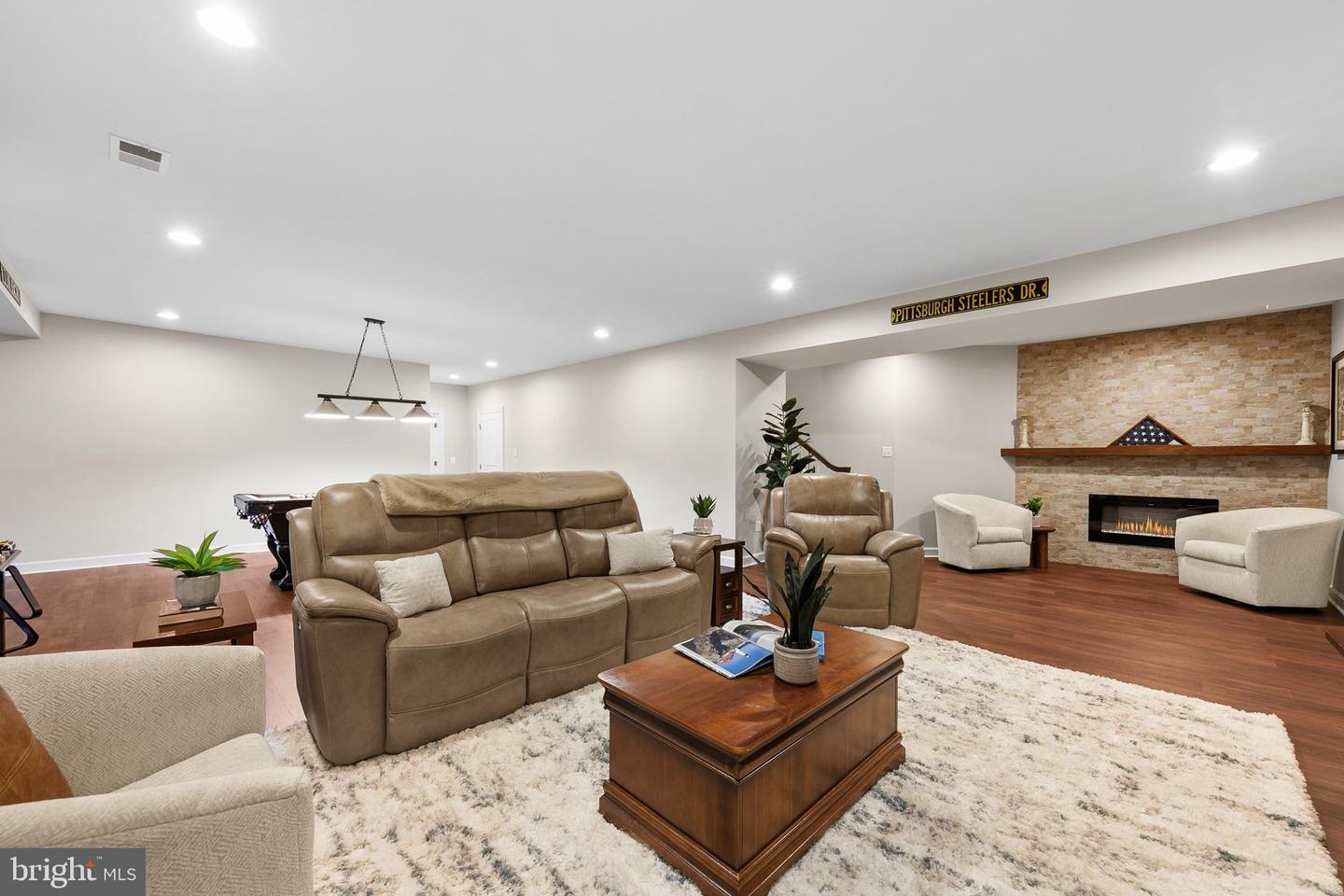 listing image