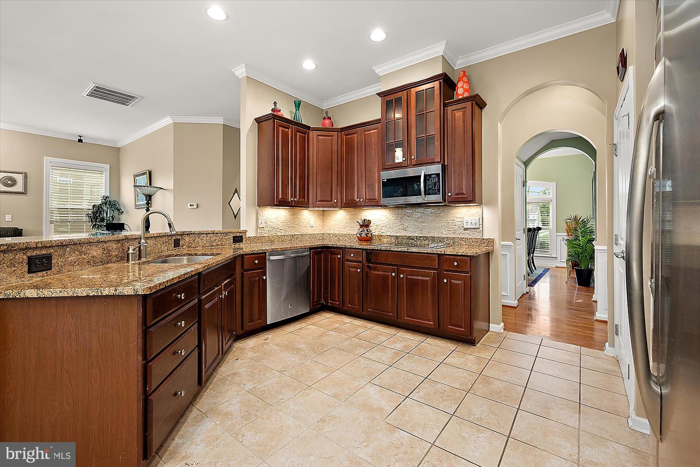 listing image