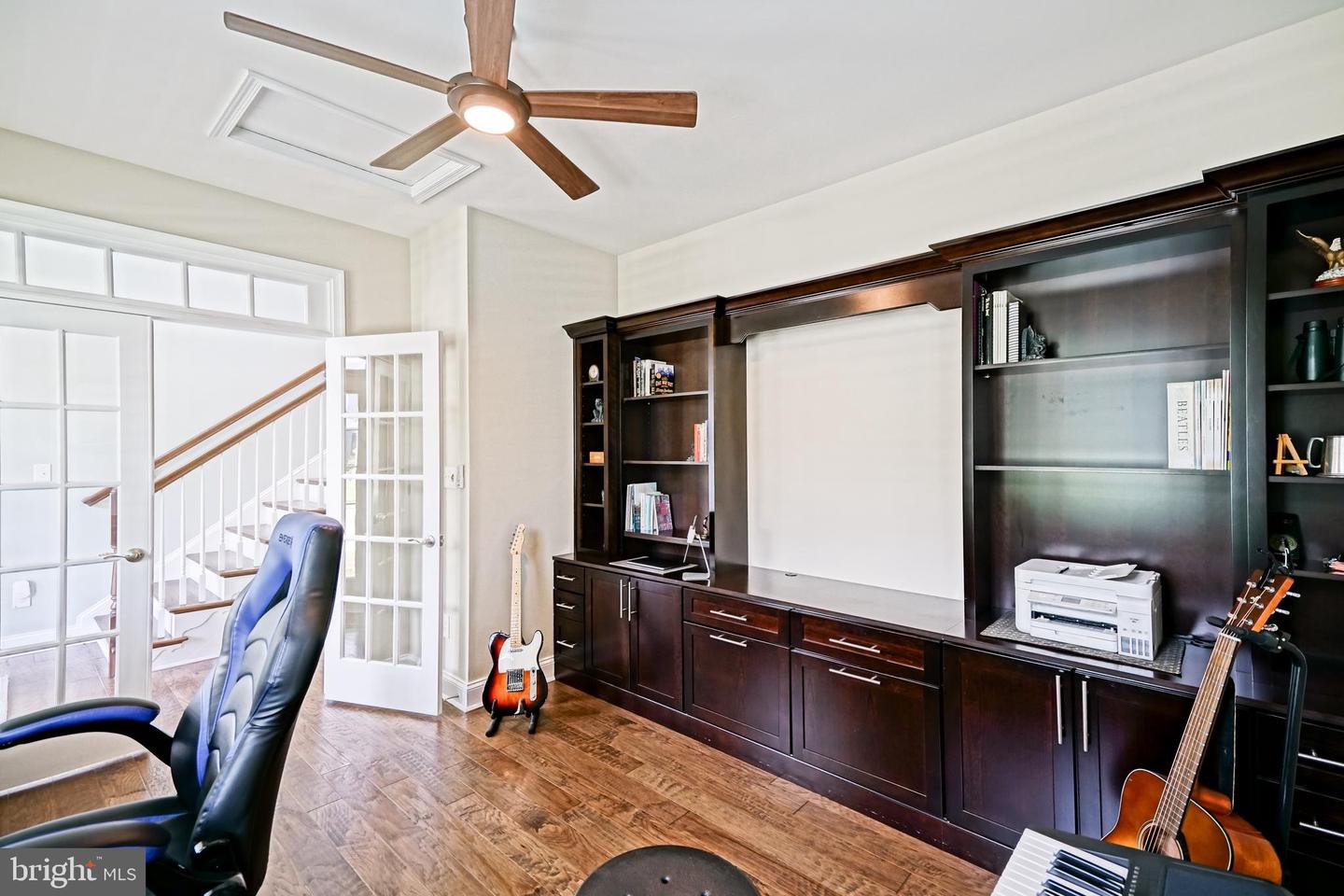 listing image