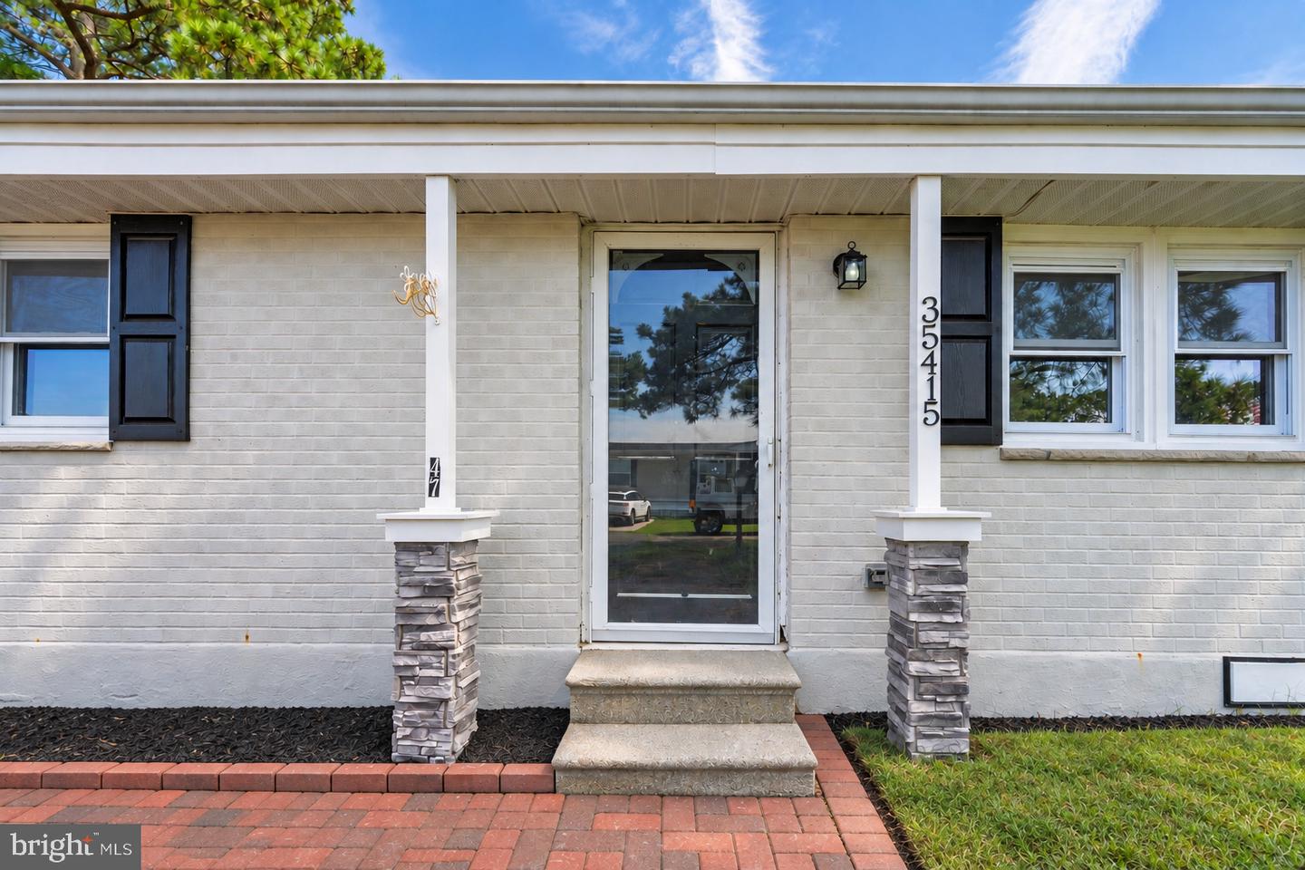listing image