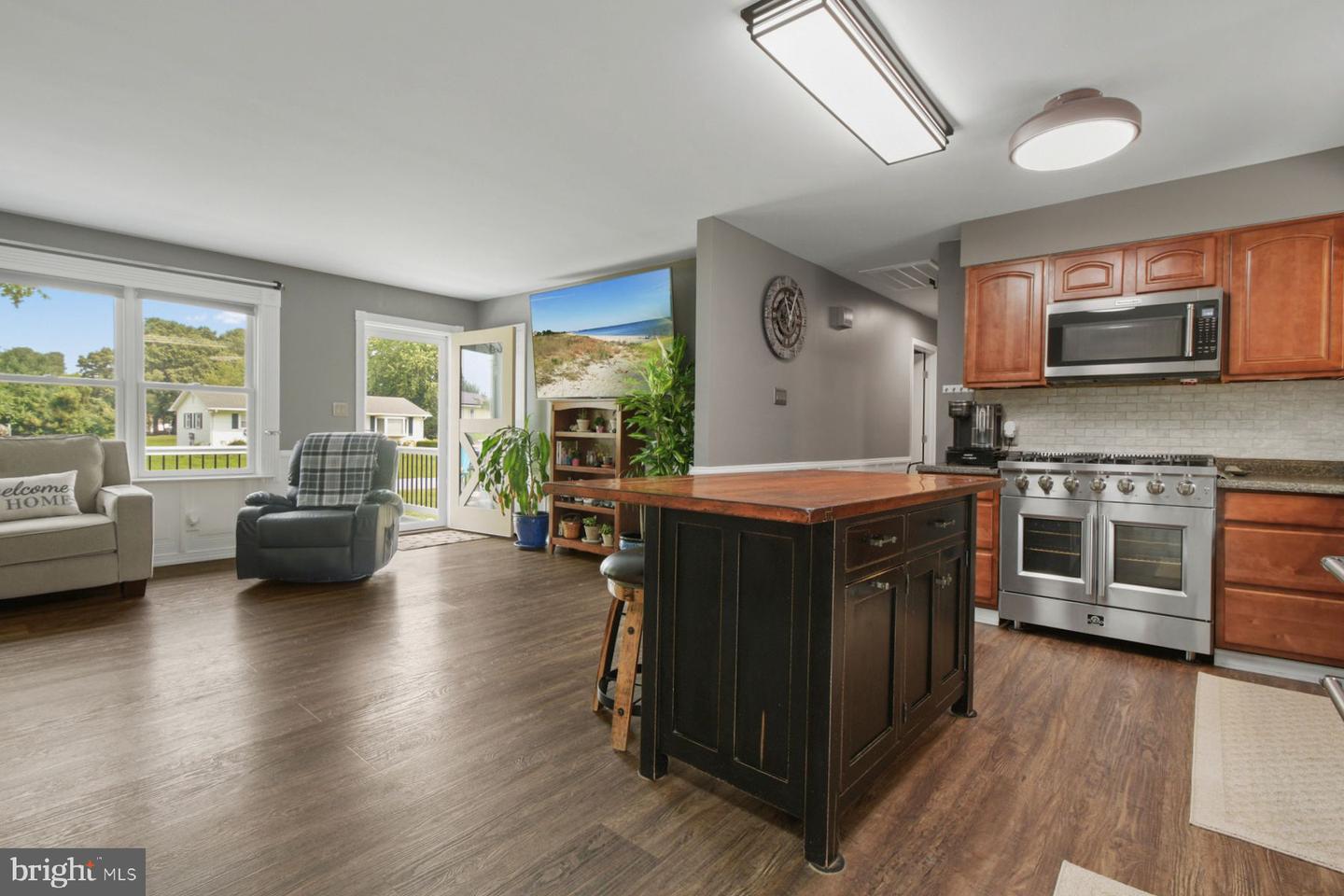 listing image