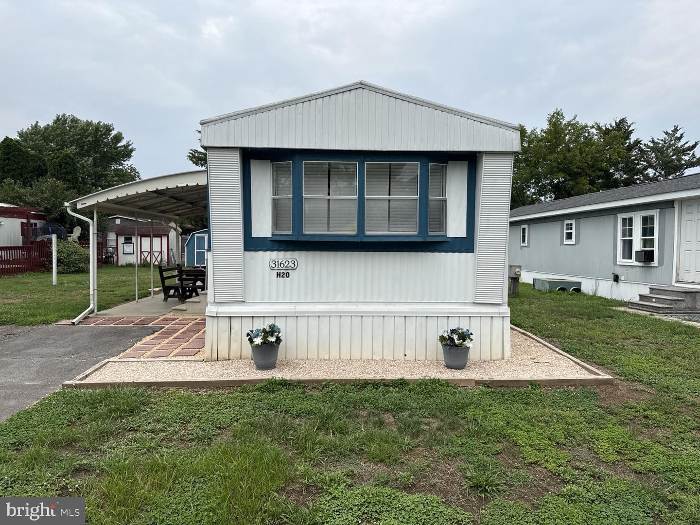 listing image