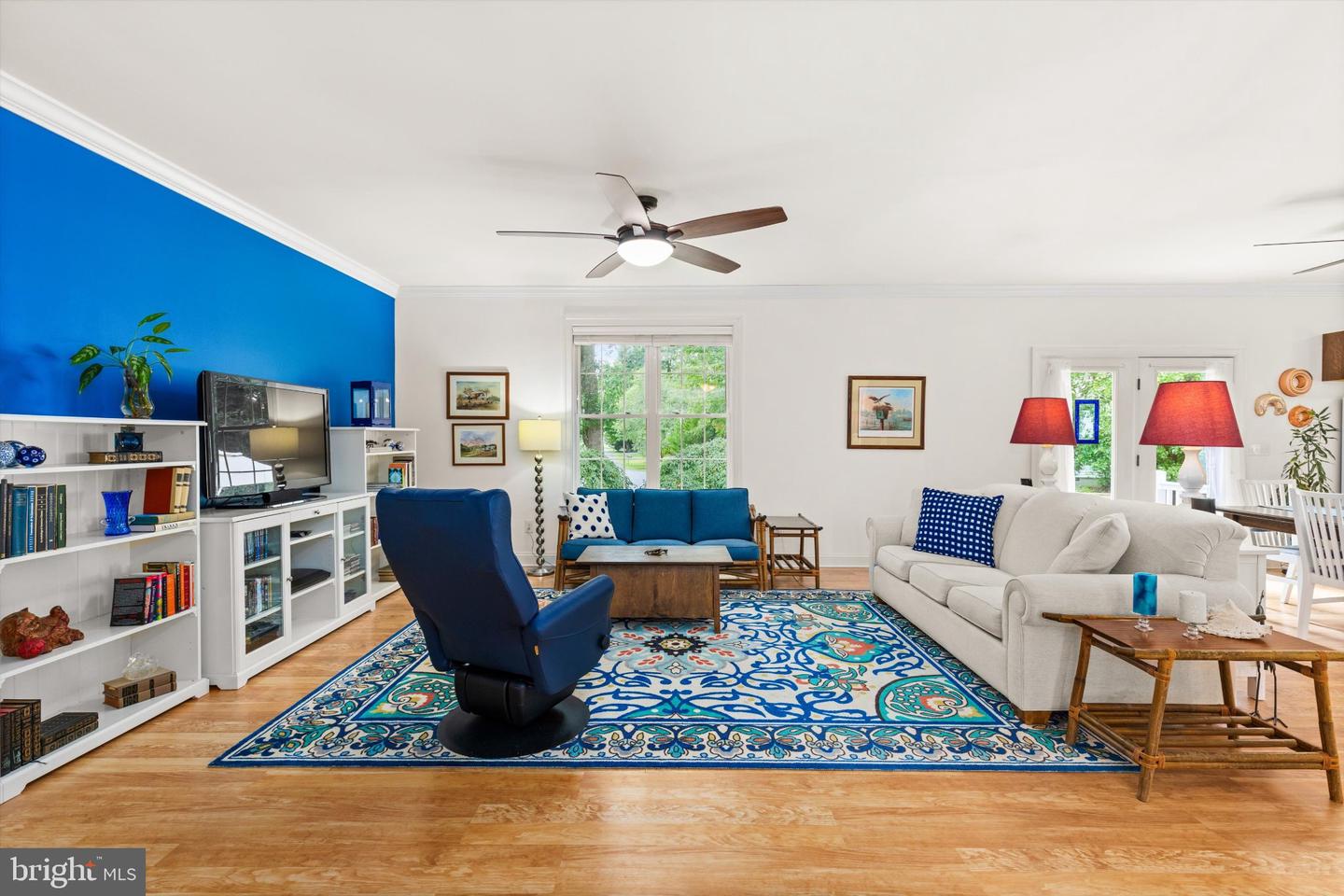 listing image