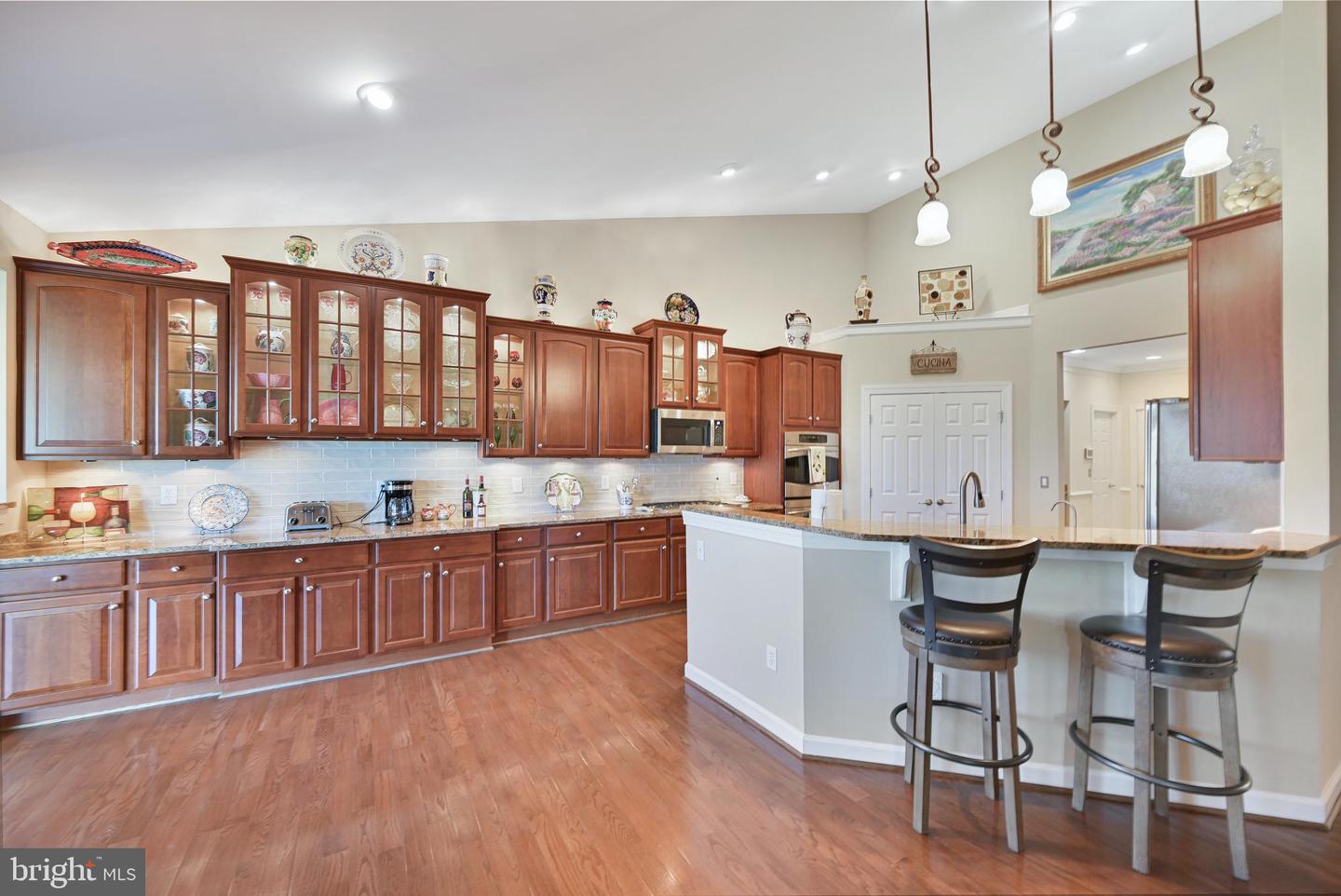 listing image