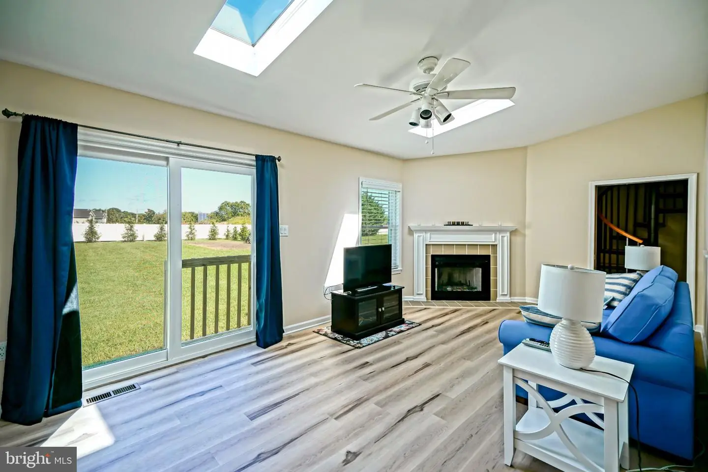 listing image